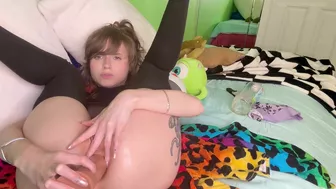 Tabby Ridiman Drilling Her Both Holes With Big Dildo Video