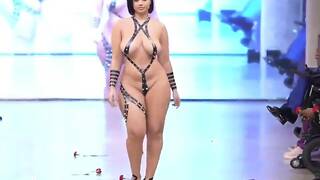 Thicc Babe Catwalk Wearing Sexy Lingerie Leaked Video