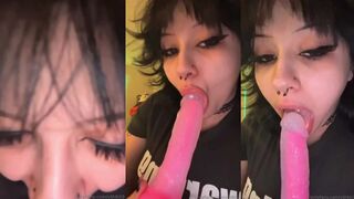 V0l4til3 Sucking Juicy Dildo Onlyfans Video