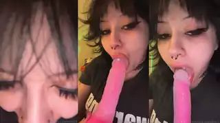 V0l4til3 Sucking Juicy Dildo Onlyfans Video
