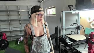 Babyfooji Nude Pussy Fucked in the Garage Onlyfans Video