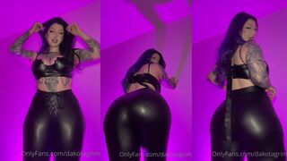 Ravengriim Shaking Ass in Tight Latex Outfit Onlyfans Video Leak