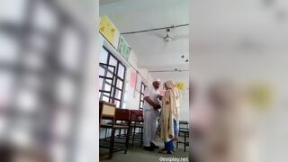 porn scandal of teachers in pakistan public school goes viral
 Indian Video