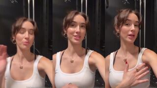 Blowjob and handjob in the mirror by itsnatalieroush.