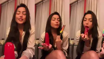 Licking Big Red Dildo - Karlyanemenezes Privacy Leak