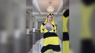 Amanda Cerny Naked Nip Slip While Striptease Leak