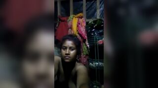 The village girl showed her wet pussy bosom by doing chudasi at night
 Indian Video Tape