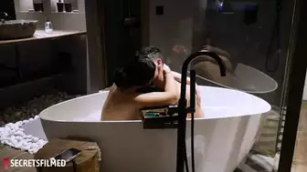 My gf and I shared a romantic bath that quickly turned into passionate sex