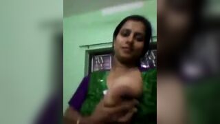 Preeti didi showed both her tits out of her kurti
 Indian Video Tape