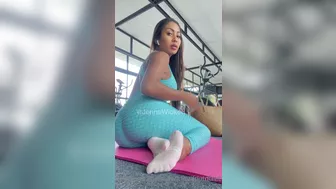 JennaWicked Feet Fetish while Working Out Onlyfans 4k