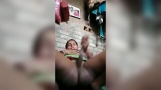 The village woman vented her anger by fucking her juicy pussy with a coyote stick
 Indian Video Tape