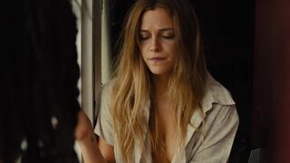 Riley Keough Naked – American Honey (8 Pics + Video Tape)