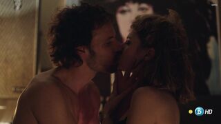 Maria Valverde – Hermanos (2014) 2 Sextape Scene