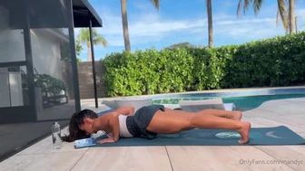 MandyCfit Teases her Huge Ass in Leaked Nude Porn Video