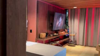 Busty Real Estate Agent Convincing Her Client to Buy by Giving Him a Good Cock Blowjob