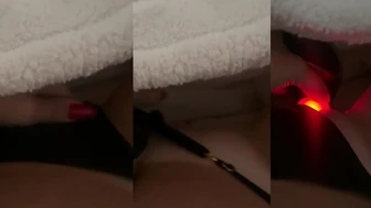 Sızdırılan videoda Corinna Kopf, ıslak vajinasını titreşimli bir aletle tahrik ediyor.