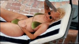 Iggy Azalea Naked Green Bikini by the Pool Photoshoot Video Tape