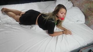 Slut girlfriend gets banged in the ass