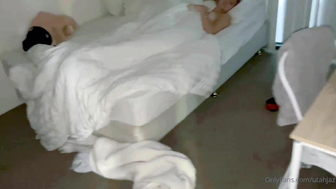 Utahjaz Naked Blowjob On Bedtime