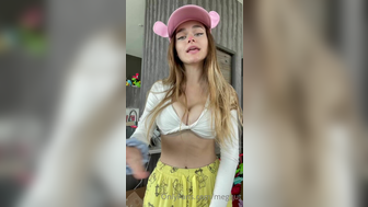 Megnut Tits Teasing Wearing A Bunny Cap Onlyfans Tape Leaked