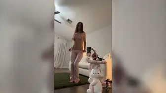 Megnutt02 Teases With A Slow Strip Dance In Leaked Clip
