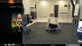 Dota 2 Streamer Bends Over Yoga Pose Boob Flash Upblouse