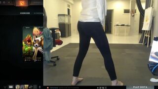 Dota 2 Streamer Bends Over Yoga Pose Boob Flash Upblouse