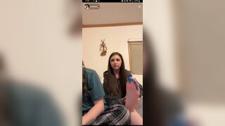 emowii_ and her sister nessa were live for over an hour. Countdown.
[Reddit Video]