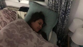 I wake up my stepmom and cum her mouth