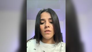 Cam Girl Selina Smith Sucking Dildo And Shows Boobs On Live