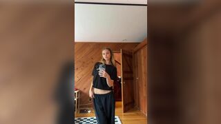 Lip syncing with midriff
[Reddit Video]