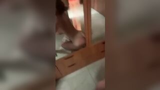 Hot young sucks off her boyfriend in her parents house