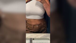 PaigeVanZant Showing Her Tit In Cam Onlyfans Leaked Video