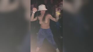 Amazing Hot Topless Girl Dance