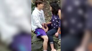 Indian girl openly gave handjob to her British boyfriend
 Indian Video