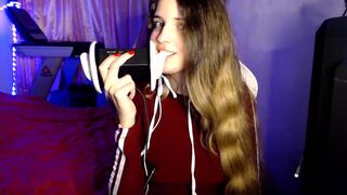 Luz ASMR 3DIO Ear Eating Video