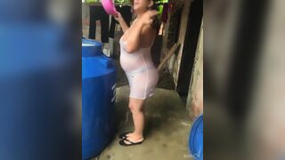 Diana Párraga Pregnant Wife Showering Outdoor Video