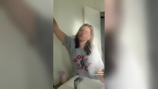 Anotherneeka Busty Milf Expose Her Big Breast While Doing a Tiktok Video