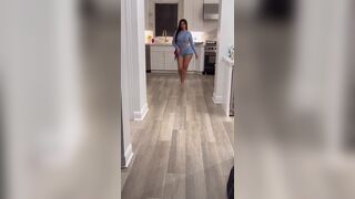 Cardi B Big Booty Babe Walking To Us And Exposes It Cam Video