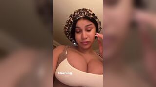 Cardi B Curvy Babe Solo In Room