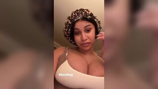 Cardi B Curvy Babe Solo In Room