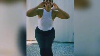 Lilika Teixeira Thick Milf Wearing Tight Jean Teasing TikTok Video