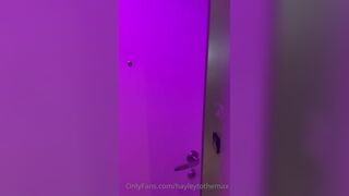 Hayleytothemax Curvy Babe Surprise Her BF on Balcony Onlyfans Video