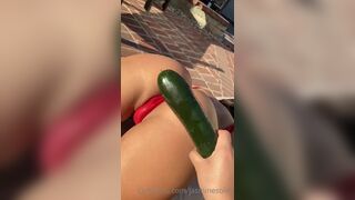 Jasminesoles BF Slap Her Booty Cheek With a Cucumber Onlyfans Video