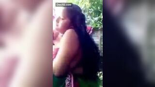 Neighbor sister with big boobs made a video while taking a bath in the open bathroom
 Indian Video