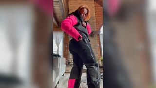 Isla Moon Busty Girl Trying to wear a Jacket Pijama Onlyfans Video