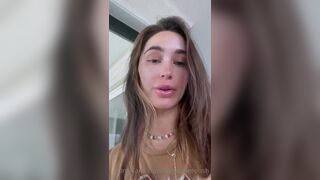 Itsnatalieroush Beautiful Cute looking Brunette Girl talking Onlyfans Video