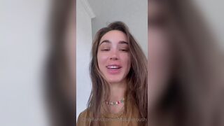 Itsnatalieroush Beautiful Cute looking Brunette Girl talking Onlyfans Video