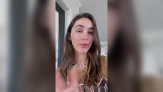 Itsnatalieroush Beatiful Sexy Brunatte Baby talk to Her Fans Onlyfans Video