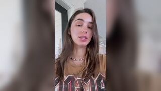 Itsnatalieroush Beatiful Sexy Brunatte Baby talk to Her Fans Onlyfans Video